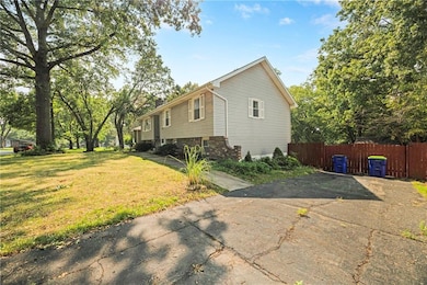 1000 SW Lakeview Blvd, Lees Summit, MO 64081 - photo 2