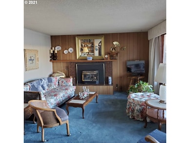 195 N Gale St, Heppner, OR 97836 - photo 2