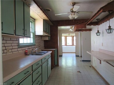 3839 Woodward Ave, Lorain, OH 44055 - photo 4