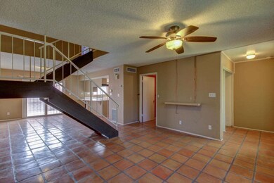 2902 East Clarendon (6)
