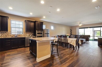 Chef's Gourmet Kitchen