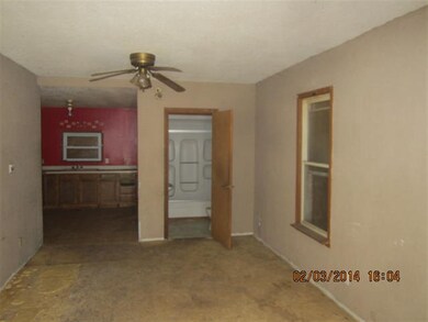 1816 W 4th St, Davenport, IA 52802 - photo 2