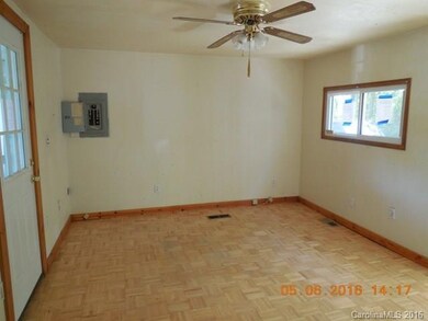 116 Oakhurst St, Hendersonville, NC 28792 - photo 6