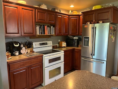 806 18th St, Wheatland, WY 82201 - photo 3