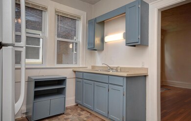 1740- Kitchen (3)