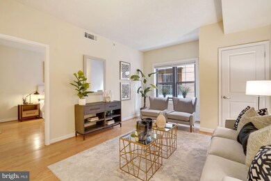 Atlas unit 523, Washington, DC 20037 - photo 5