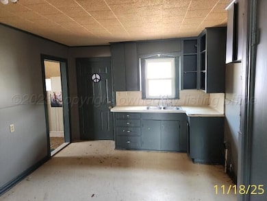 1806 Coffee St, Pampa, TX 79065 - photo 6