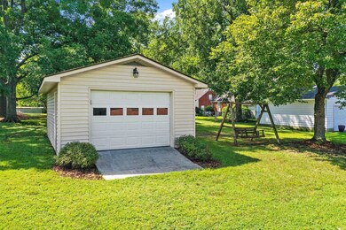 205 E Fairview Dr, Oxford, NC 27565 - photo 5