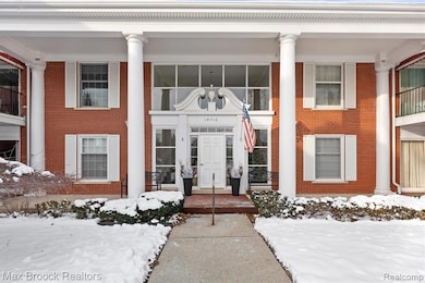 19710 W 13 Mile Rd, Beverly Hills, MI 48025 - photo 3