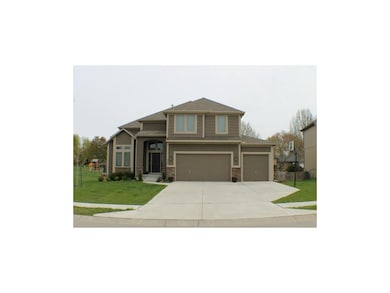 715 S Franklin St, Raymore, MO 64083 - photo 2