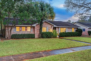 1135 Marcella St, Houston, TX 77091 - photo 2