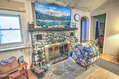 128 Falls Rd, Dingmans Ferry, PA 18328 - photo 7