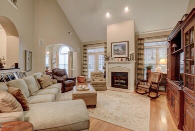 6708 Hardscrabble Ct-large-005-24-P32444