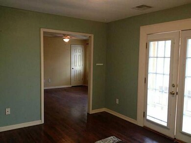 Living Room. 13.5 x 10.5