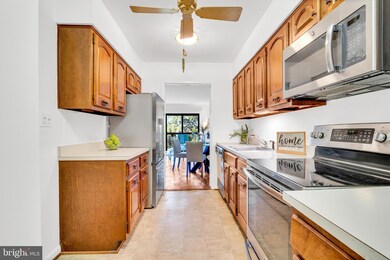 1001 26th St NW unit 607, Washington, DC 20037 - photo 6