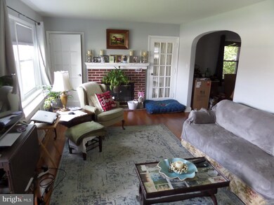 819 N Broad St, Lansdale, PA 19446 - photo 3