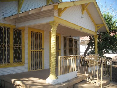 710 Cedar Ave, Laredo, TX 78040 - photo 3