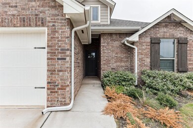 12316 SW 31st St, Yukon, OK 73099 - photo 4