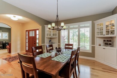 007-Dining_Room-1228343-mls