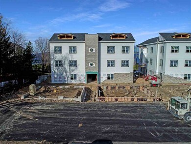 603 Lakeview Ave unit 1, Petoskey, MI 49770 - photo 2