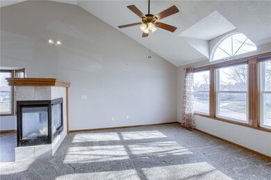 1716 Longhorn Ln, Raymore, MO 64083 - photo 5