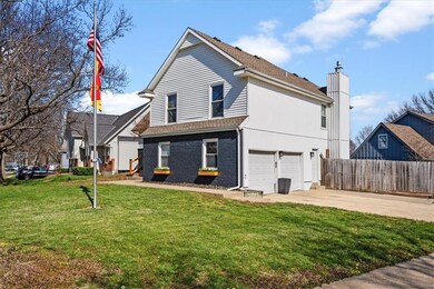 8369 Alden St, Lenexa, KS 66215 - photo 2