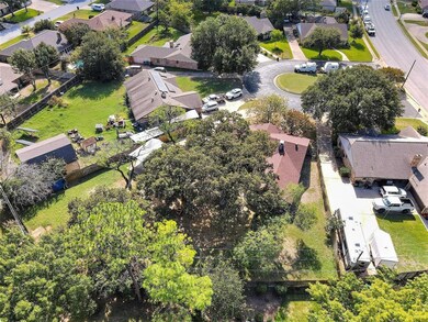 204 Stratford Ct, Hurst, TX 76054 - photo 6