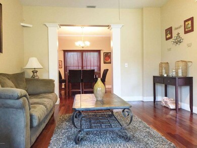 2.5 Living Rm
