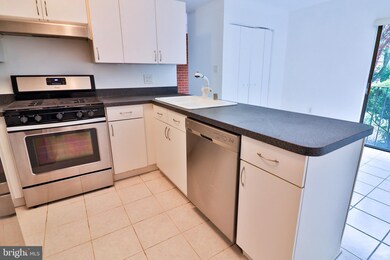 10811 Deborah Dr, Potomac, MD 20854 - photo 7