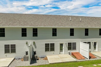7 Mustang Dr unit B, Litchfield, NH 03052 - photo 5