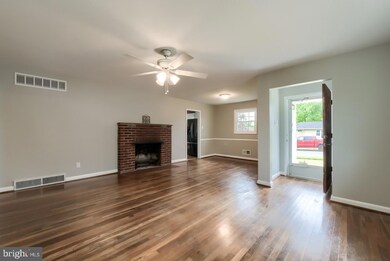 3817 Evelyn Dr, Wilmington, DE 19808 - photo 4