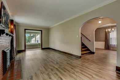 323 N Jefferson St, Batavia, IL 60510 - photo 4