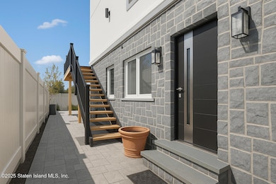 228 Slater Blvd, Staten Island, NY 10305 - photo 5