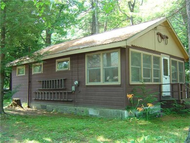 Exterior Side View. Classic Maine 1...