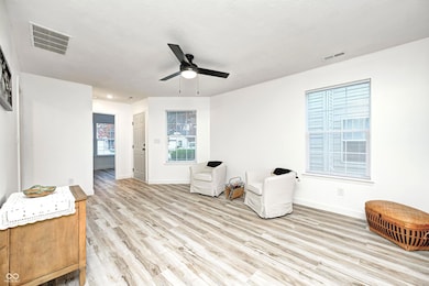 10583 Northern Dancer Dr, Indianapolis, IN 46234 - photo 5