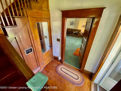 2 Foyer to Living