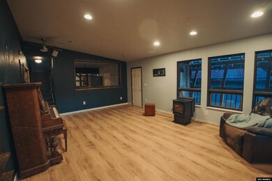 725D Mitkof Hwy, Petersburg, AK 99833 - photo 6