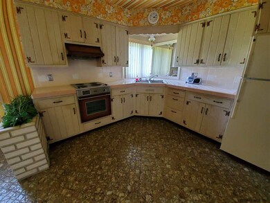 170 S Kingsboro Ave, Gloversville, NY 12078 - photo 5