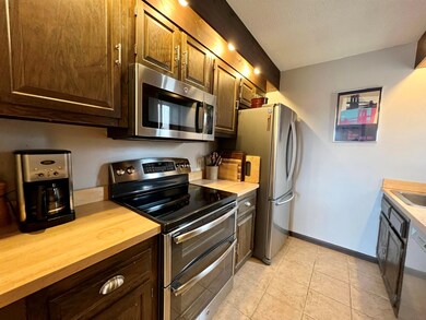 152 Sap Bucket Cir unit A6, Peru, VT 05152 - photo 6