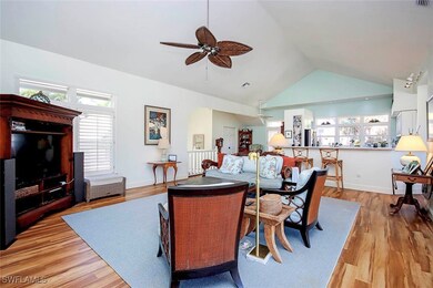 Living_room_to_kitchen