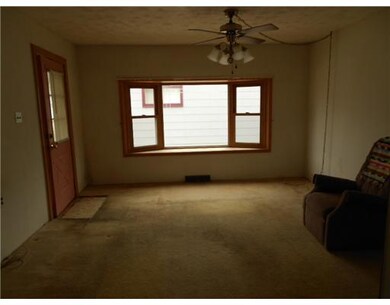 437 Zephyr Ave, Erie, PA 16505 - photo 2