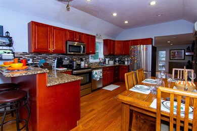 1033 Daniel Webster Hwy, North Woodstock, NH 03262 - photo 4