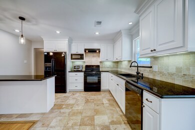 2211 Cheshire Ln, Houston, TX 77018 - photo 7