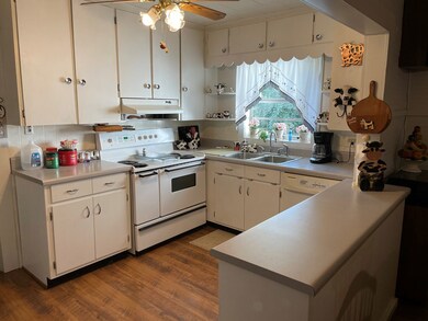 1758 Frank Rd, Fitzgerald, GA 31750 - photo 4