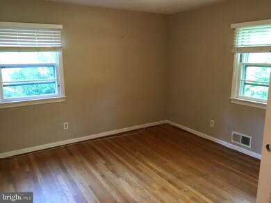 2333 Barbour Rd, Falls Church, VA 22043 - photo 7