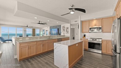Kitchen with a direct view of the ocean