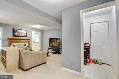 21334 Bunyan Cir, Germantown, MD 20876 - photo 3