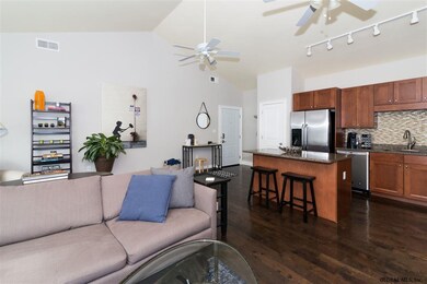 289 Jefferson St, Saratoga Springs, NY 12866 - photo 2