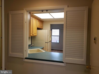 3600 Gleneagles Dr unit 72D, Silver Spring, MD 20906 - photo 2