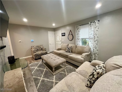 20907 Watson Rd, Maple Heights, OH 44137 - photo 4